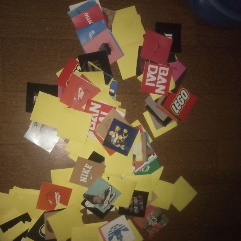 

Stiker kecil mini random