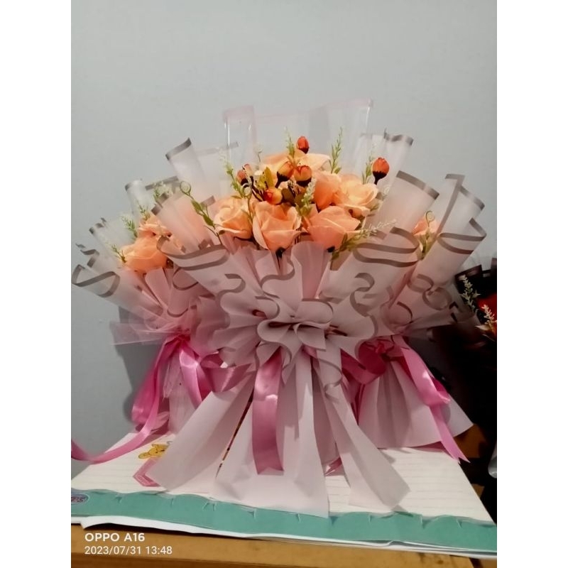 BUCKET BUNGA ARTIFICIAL ROSE ORANGE / BUCKET LAMARAN / BUCKET MURAH TAPI BAGUS