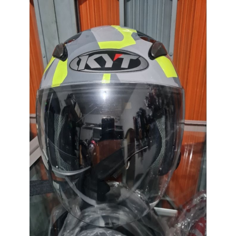 Helm KYT Galaxy Slide bekas pakai