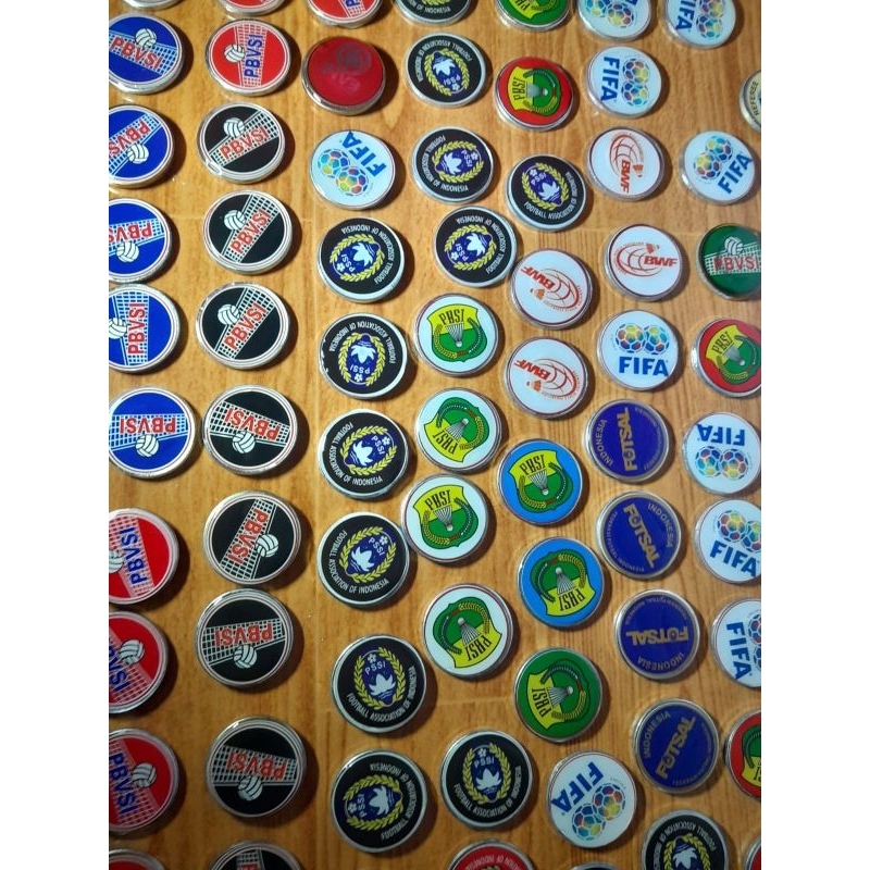 Koin Toss Wasit Sepak Bola Dan Badminton