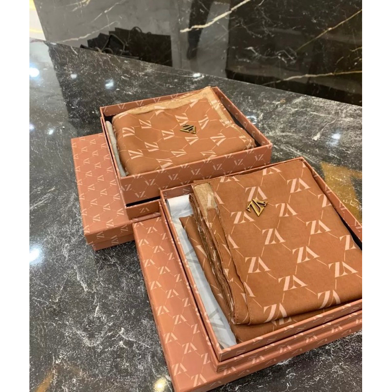 MONOGRAM SCARF VIVIZUBEDI