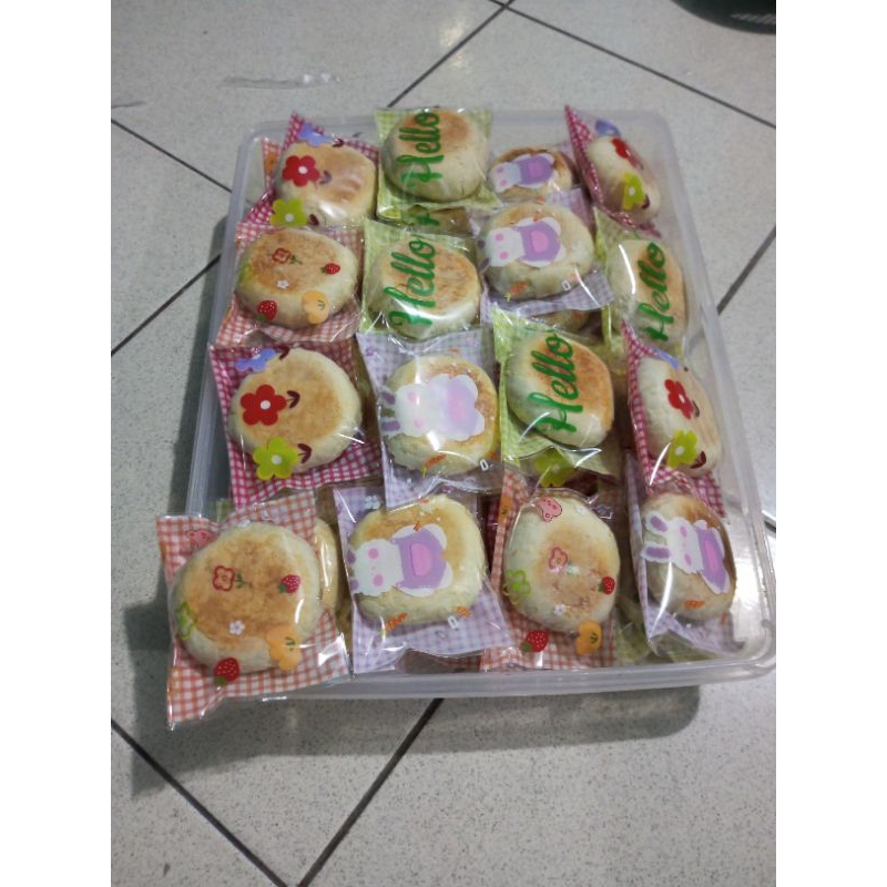 

Bakpia Khas Kalimantan Homemade | Vegetarian Friendly | Bakpia Basah Premium | Bakpia Coklat