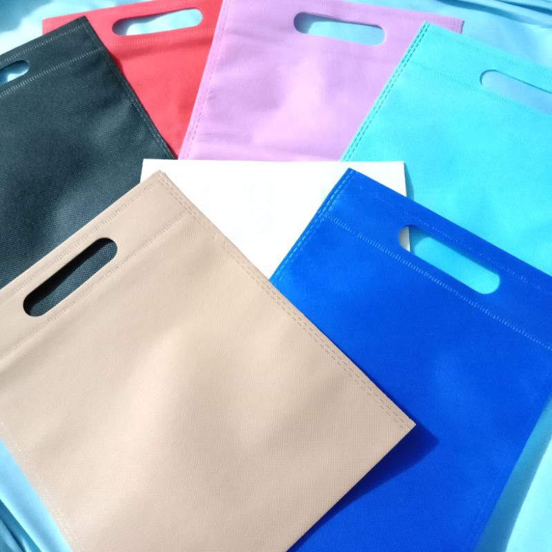 

COD SATUAN TAS SPUNBOND MURAH GOODIE BAG GOODIEBAG/ TAS SPUNBOND TALI / TAS WEDDING / TAS UNDANGAN / TAS UNDANGAN SPUNBOND / TAS SPUNBOND SABLON /TAS SOUVENIR / TAS SOUVENIR MURAH / TAS SOUVENIR SPUNBOND TALI CM TAS SOUVENIR SABLON 20x26cm