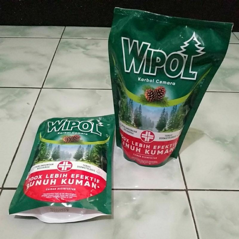Wipol karbol cemara 750ml