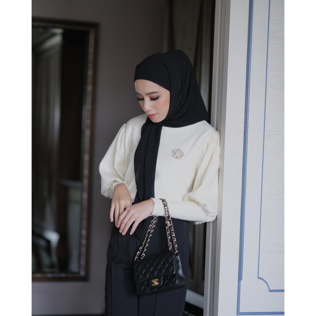 Puve Sweater by Gonegani