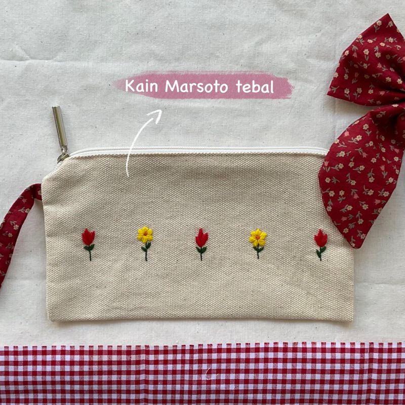 

MARJETA pencil case berfuring 22cm x 12cm bahan kain kanvas marsoto hiasan sulaman bunga / tempat pensil kain estetik / tempat pensil kanvas / tempat pensil embroidery