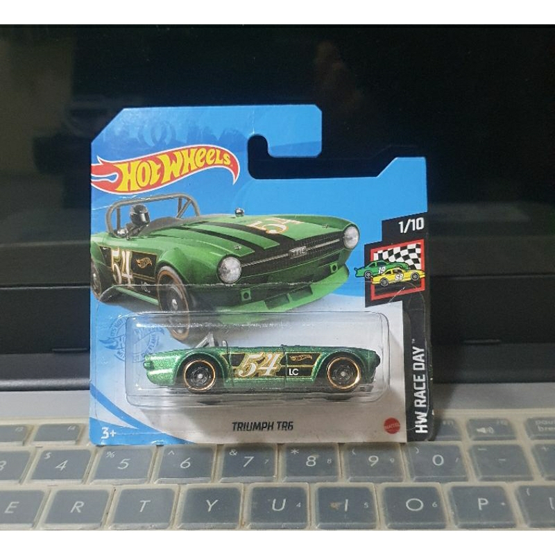 HOT WHEELS TRIUMPH TR6 SHORT CARD