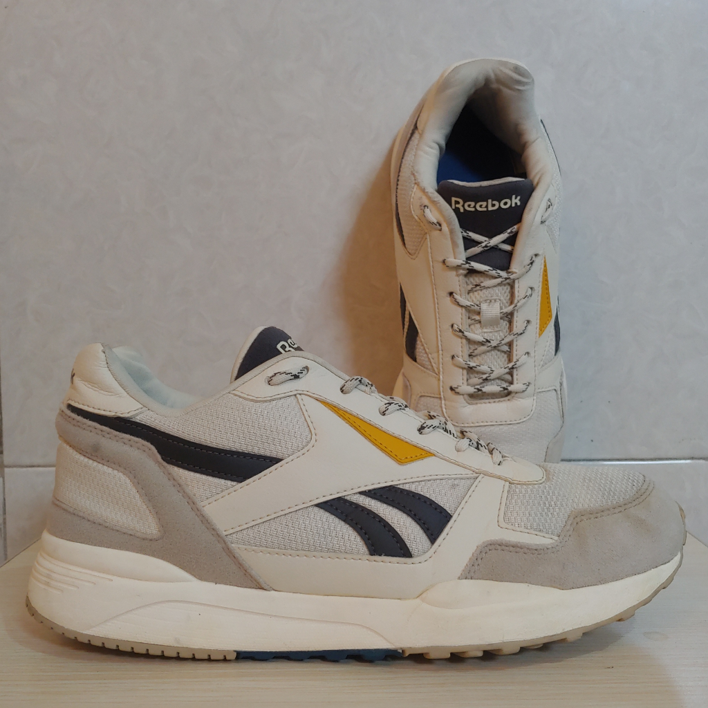 Sepatu Reebok x Wanna One Royal Bridge 2.0 DV5168