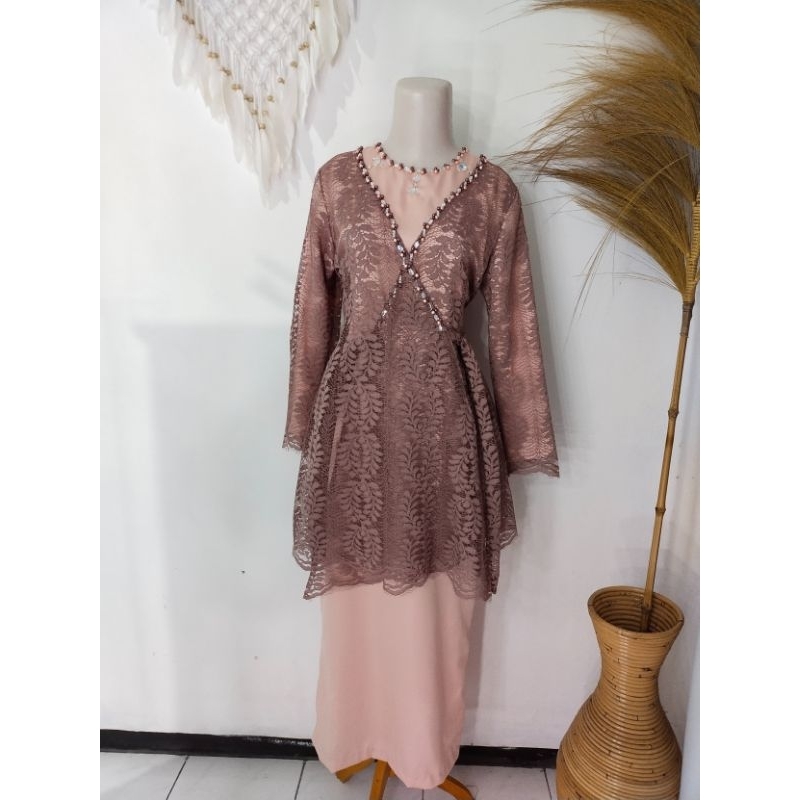 Kebaya kutubaru, kebaya brokrat, kebaya modern, kebaya tradisional, kebaya batik, kebaya jawa, kebay