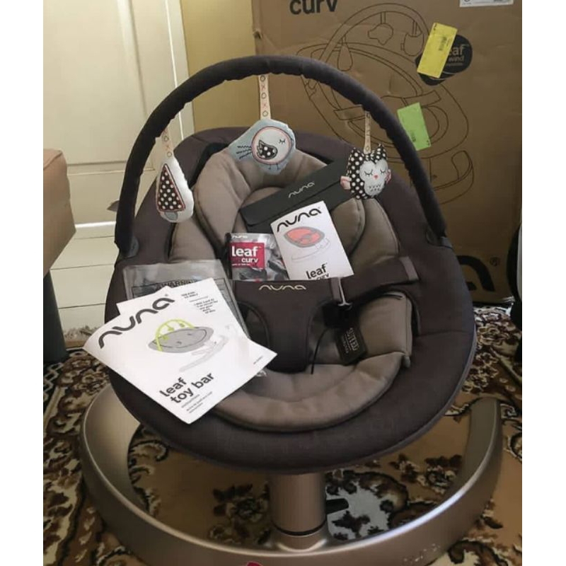 Preloved Nuna leaf grow, oxford edition free toybar