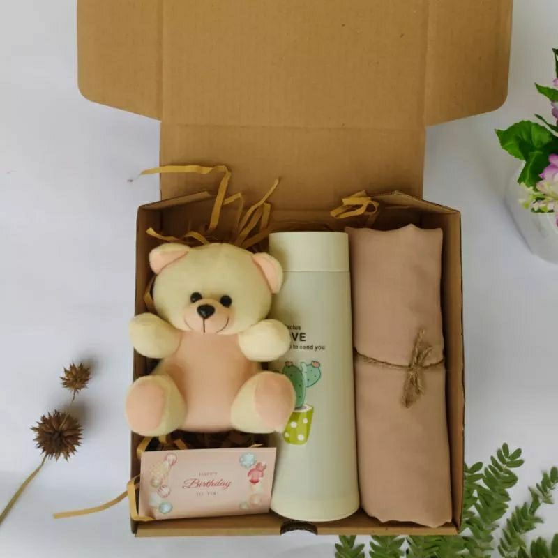 

Hampers cewe Teddy /hampers birthday