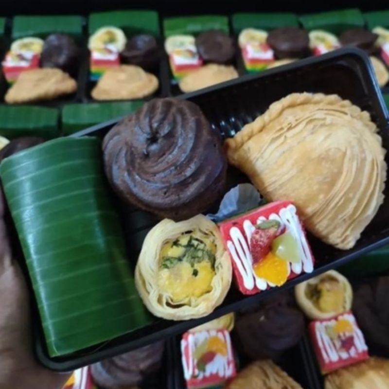 

Snack Box Mika Panjang