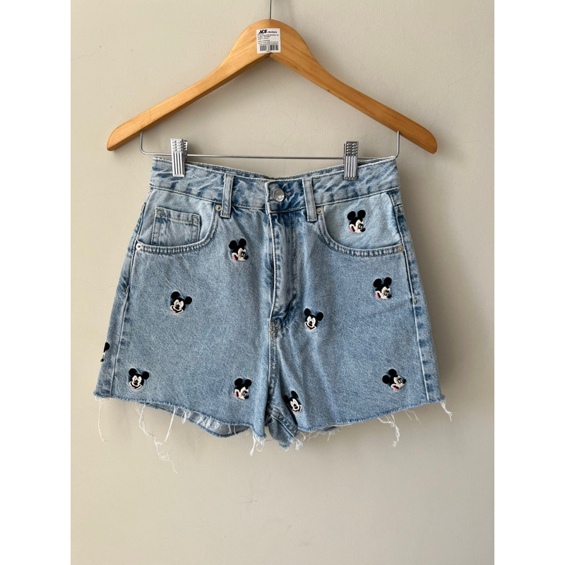 Celana pendek stradivarius mickey mouse 34 PL
