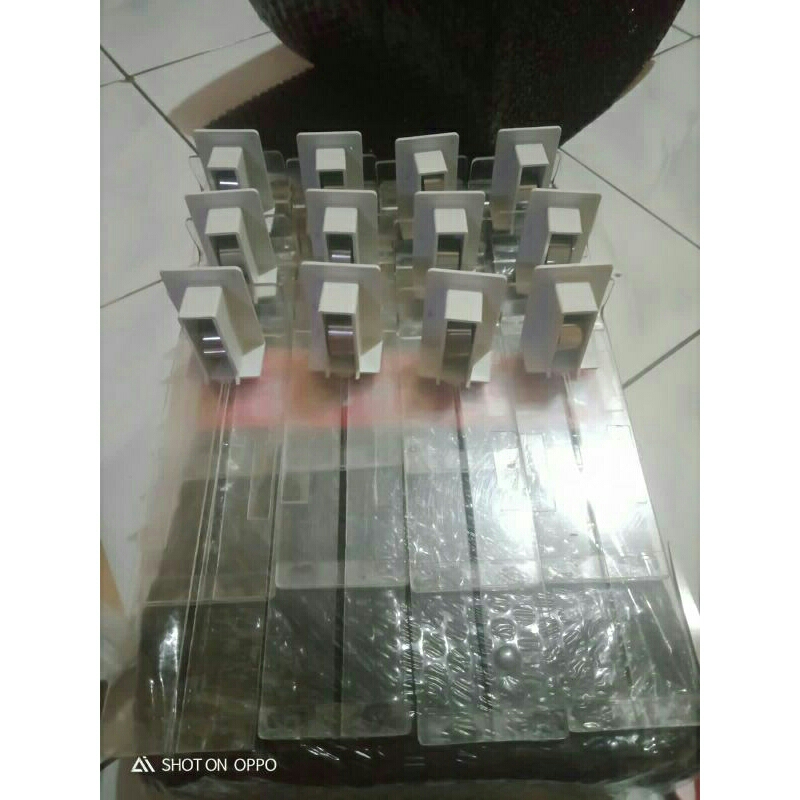 PUSHER AKRILIK ROKOK EX MINIMARKET 20 CM