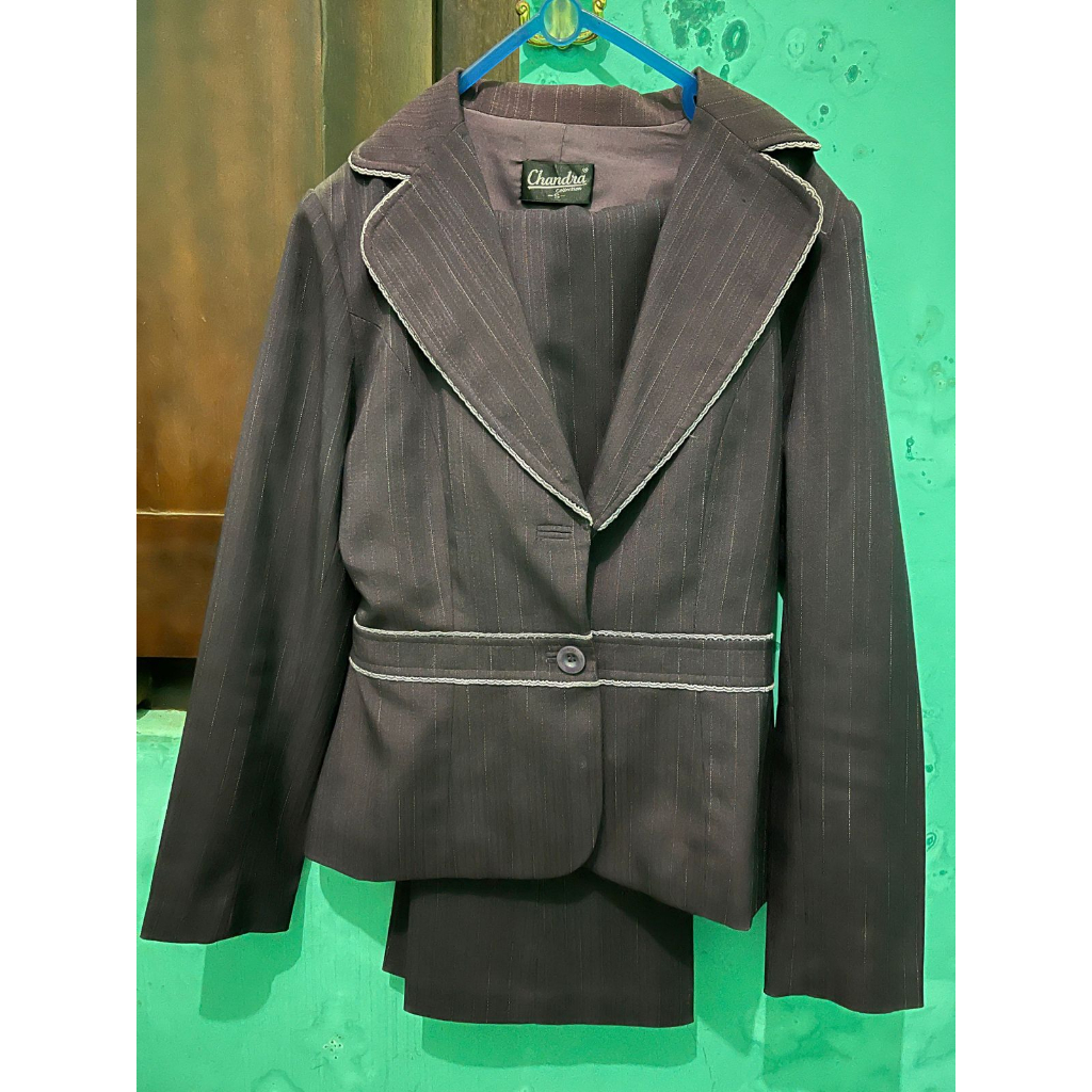 Preloved Blazer Serat Garis