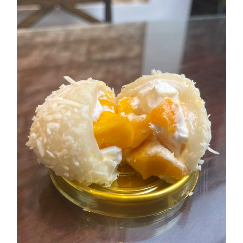 

fresh jumbochi mango (seasonal)