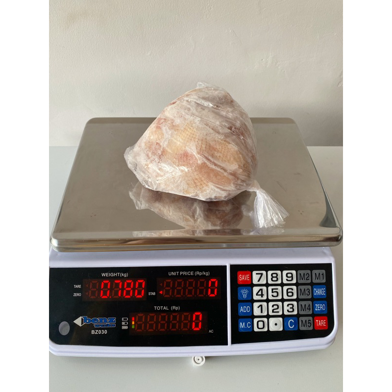 

AYAM KARKAS BROILER FROZEN 700 GR 0.7 KG