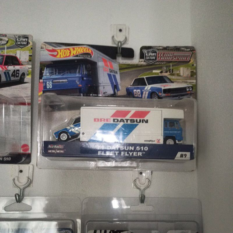 hot wheels team transport 71 datsun 510