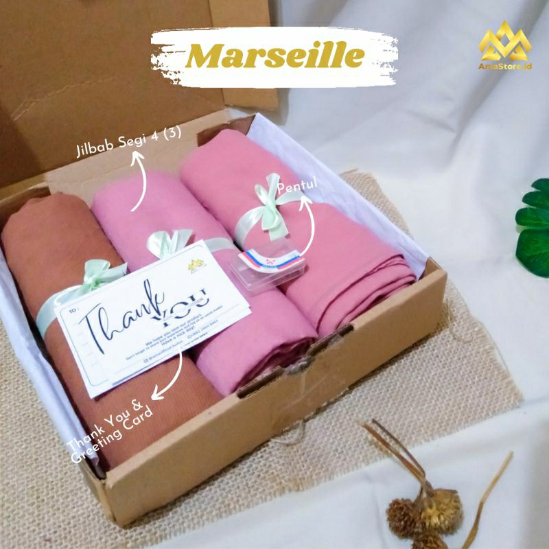 

Hampers Jilbab Untuk Kado Ulang Tahun Cewek | Custom Gift Hampers