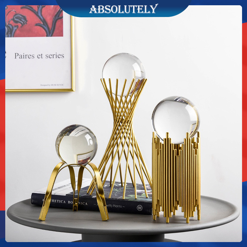 Crystal Ball Decorations / Nordic Golden Metal Crystal Ball Decoration / Dekorasi Pajangan Meja Bola Kristal/Properti untuk Pemotretan Cahaya mewah modern logam bola kristal kerajinan gaya dekorasi rumah dekorasi ruang tamu TV kabinet besi tempa deko