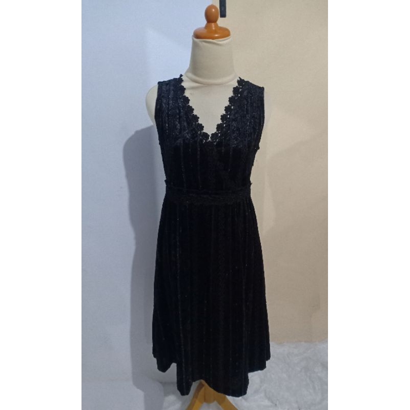 WANKO BLACK VELVET MIX SEQUIN WRAP DRESS