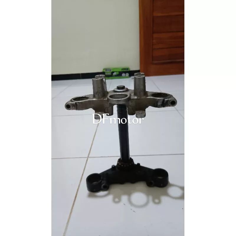 Segitiga T Atas Bawah Yamaha Scorpio old Lama Original