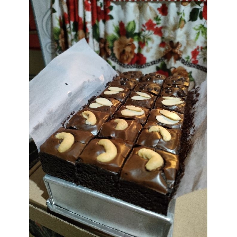 

Fudgy Brownies M (20x10) isi 18