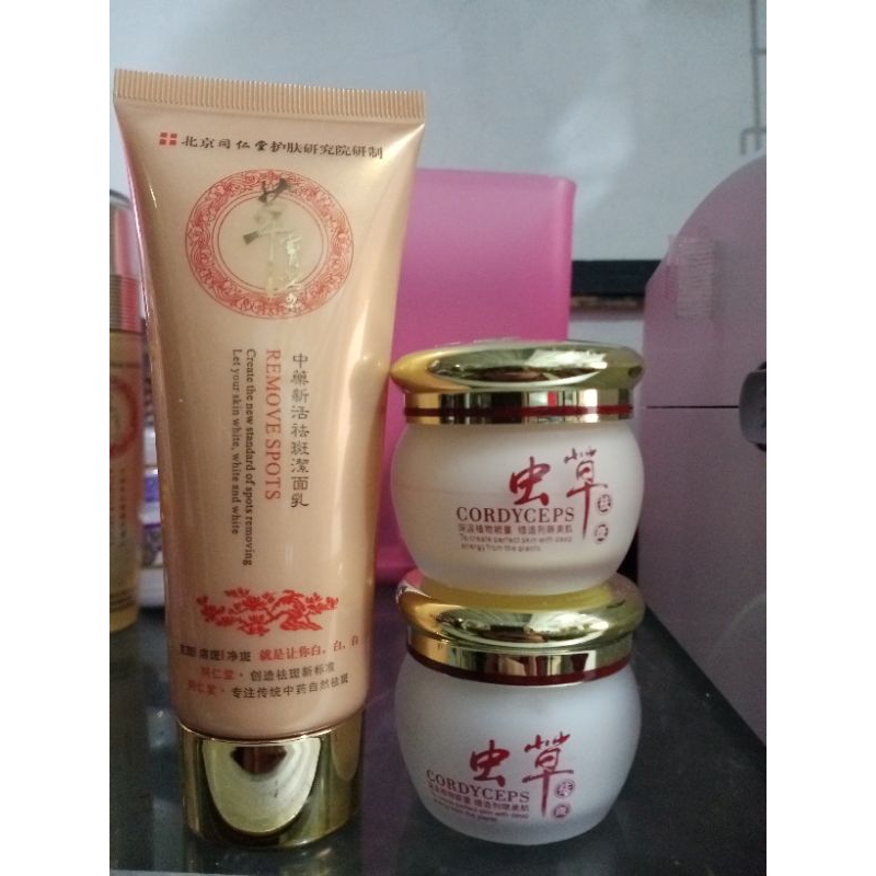 PAKET LENGKAP SKINCARE YOU CHUN MEI 3IN 1 (CREAM SIANG ,CREAM MALAM ,DAN SABUN GOLD) ORIGINAL