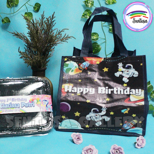 

TAS ULTAH BENTO ASTRONOT LANGSUNG KIRIM