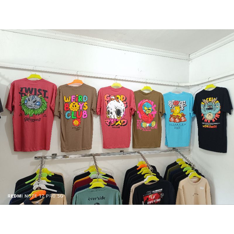 kaos distro hecking size M - L