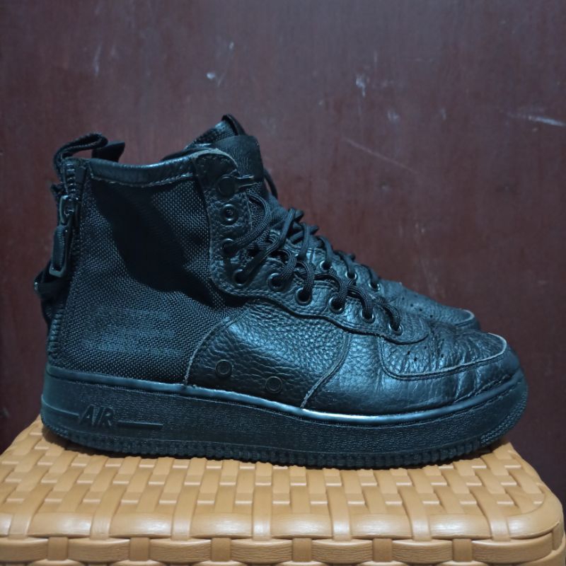 Nike Air Force 1 SF Mid