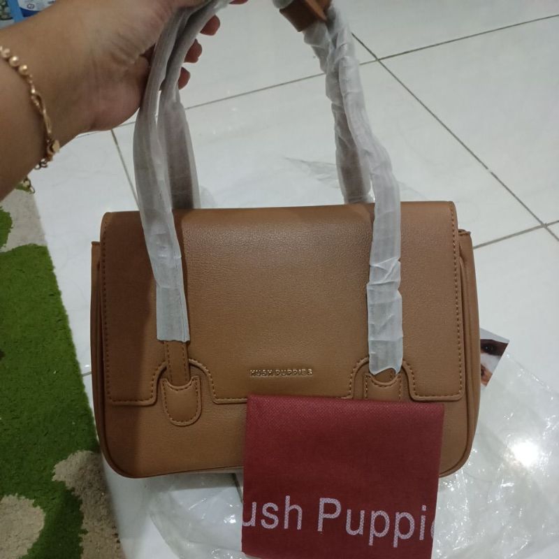 New Hush Puppies Satchel (M)