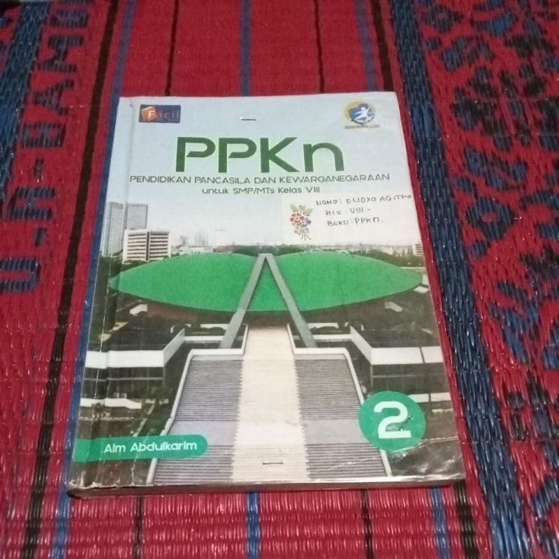 BUKU ORI PPKN KELAS 2 SMP PENERBIT FACIL