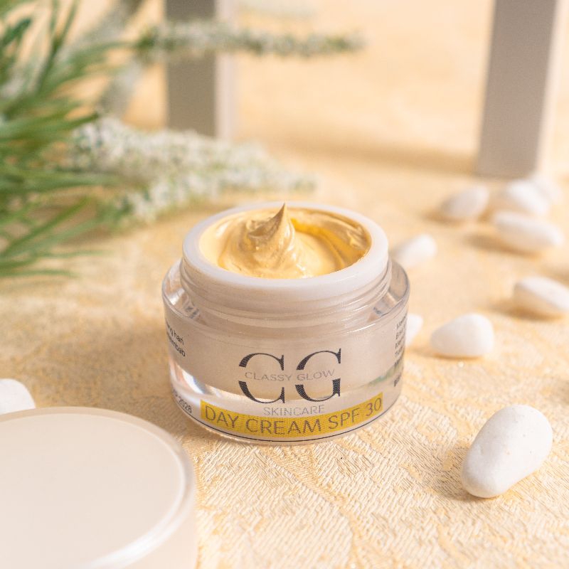 DAY CREAM CLASSY GLOW// CREAM SIANG