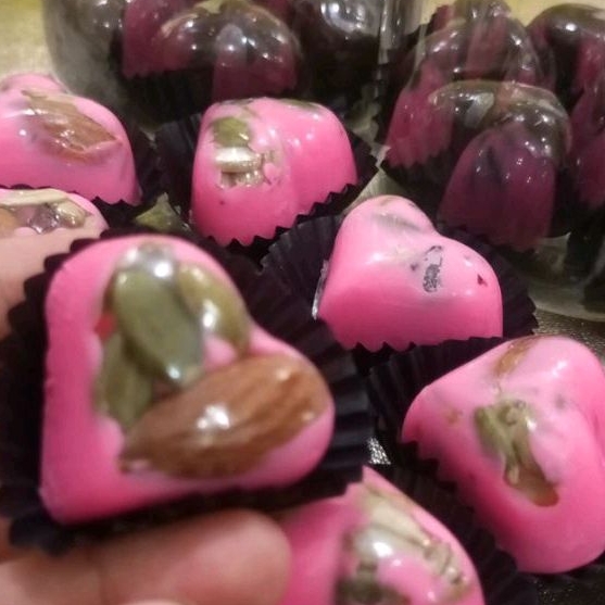

Coklat Mix kacang almond, Mede, chiased, Coklat kismis Coklat praline Coklat hampers strawberry