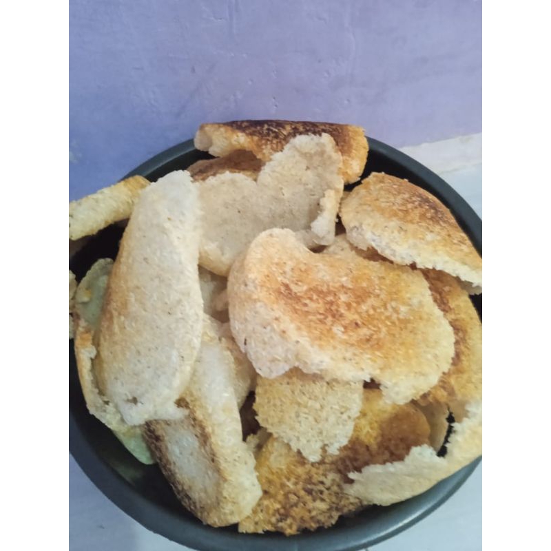 

KERAK NASI POTONGAN 1 KG (POTONGAN YA BUKAN RIJEKAN/HANCURAN)