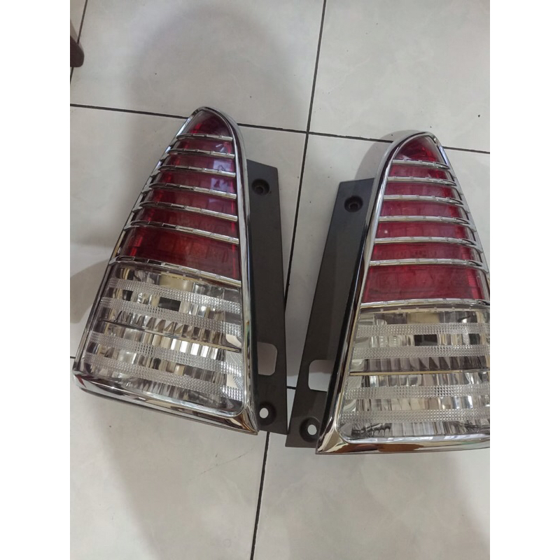 Lampu Stoplamp Belakang Innova 2010 Original