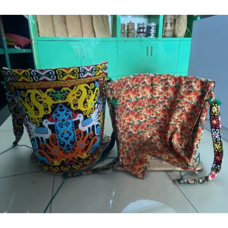 Anjat Gendongan Anak Dayak