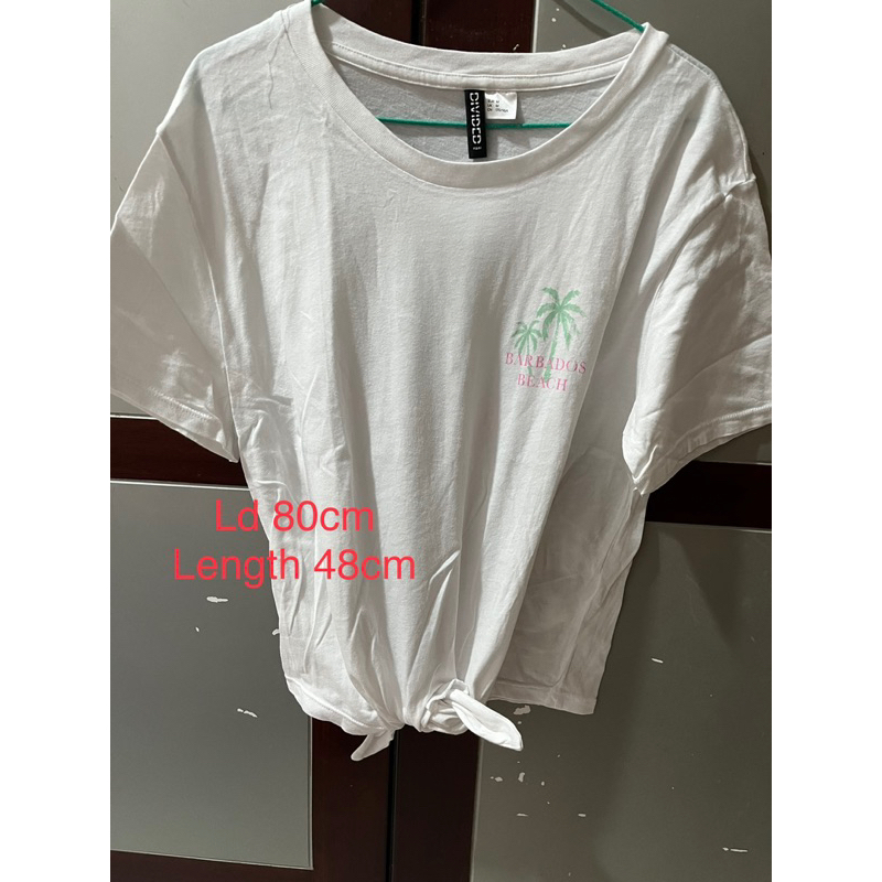 Preloved kaos divided