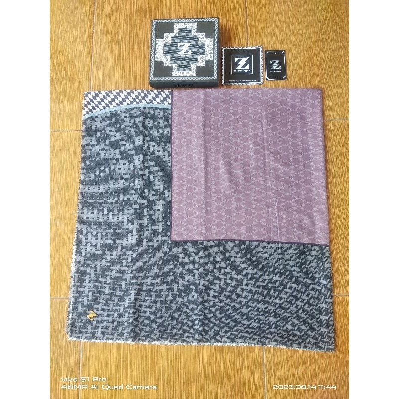 Zaskia Sungkar scarf preloved