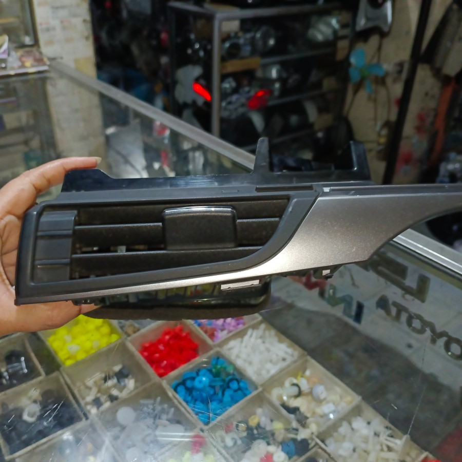 kisi - kisi ac depan dasboard  vios gen 3 original