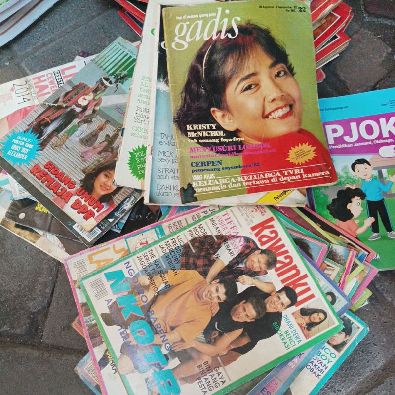 buku majalah remaja gadis kawanku hai bekas original