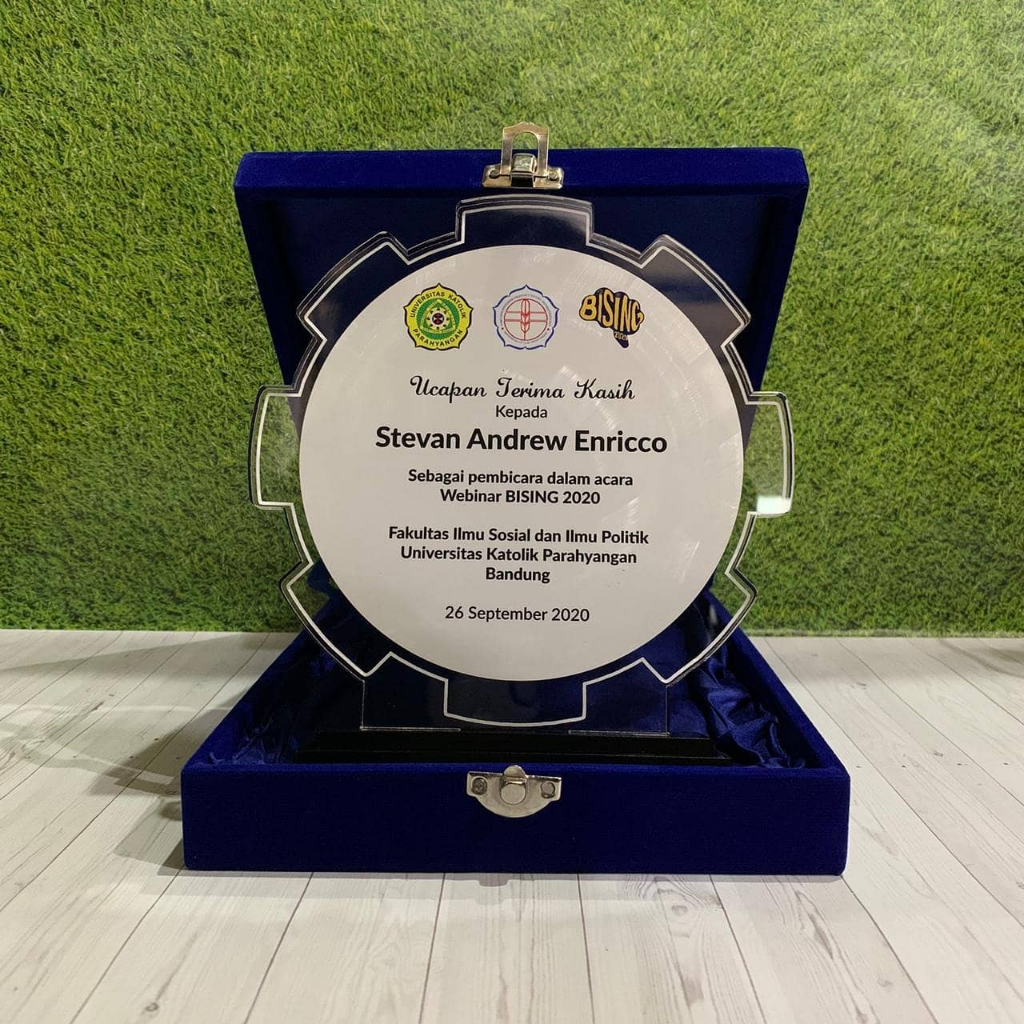 Kado Unik-Plakat Penghargaan-Ucapan Terima Kasih-Plakat Akrilik + Box Bludru-Ucapan Selamat-Tropi-Tr