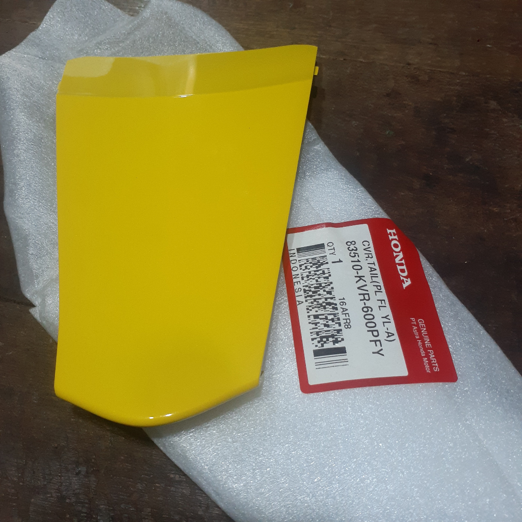 Cover Tail Cover Sambungan Body Revo 100 Carbu 100% Original Asli AHM