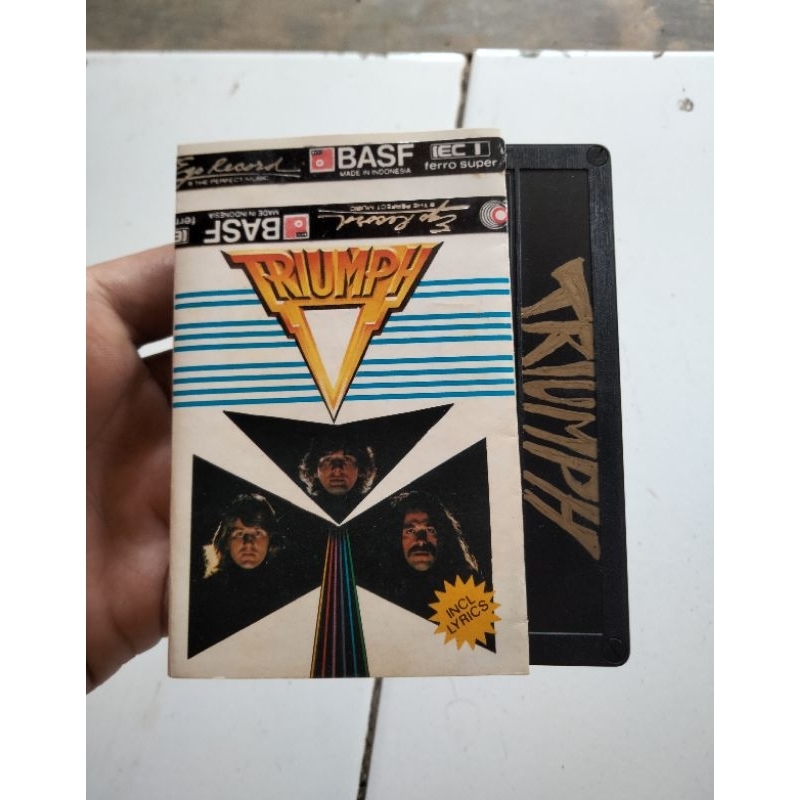 Kaset Pita Original Best Of Triumph