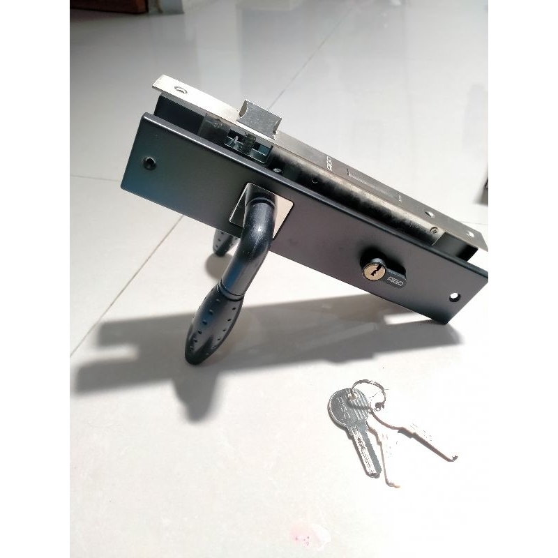 Handle pintu besar kunci pintu besar komplit