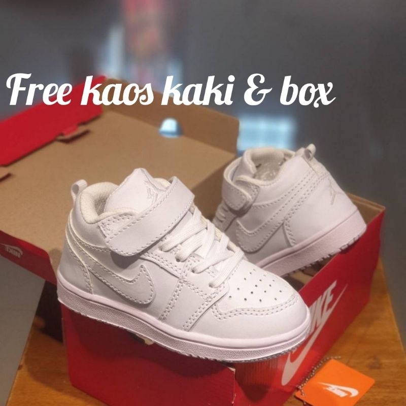 Sepatu Jordan Anak Perempuan Laki Laki Unisex Low Cut Sneakers Sporty Anak Cowok Cewek Full Putih