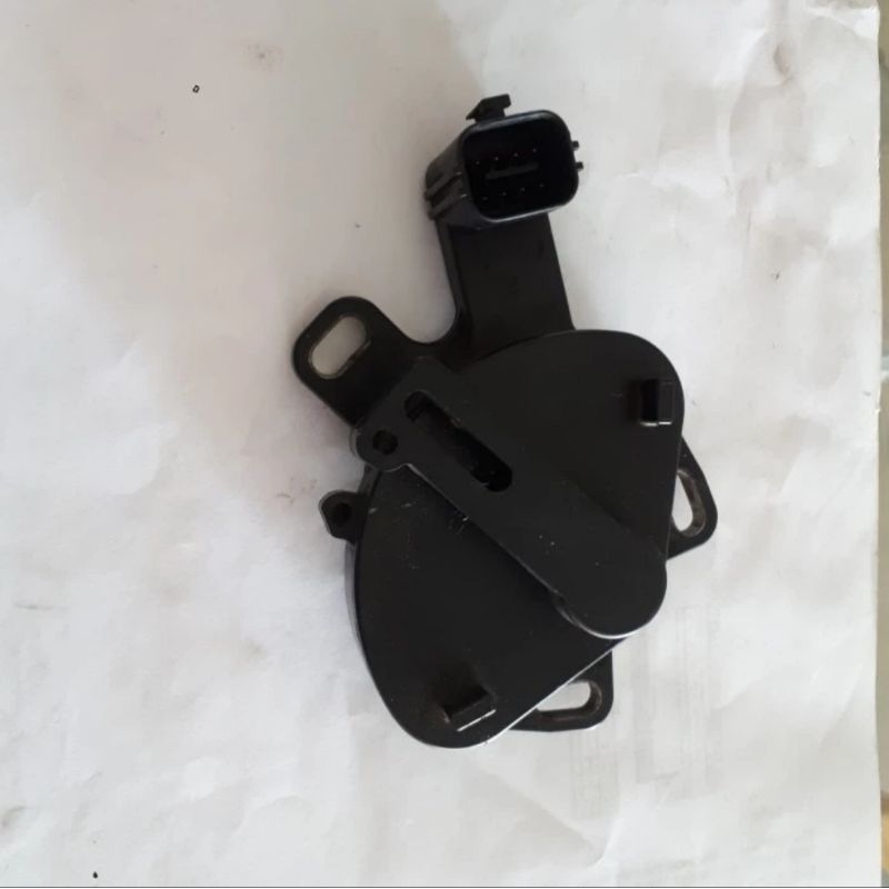 inhibitor switch pnp nissan serena c26