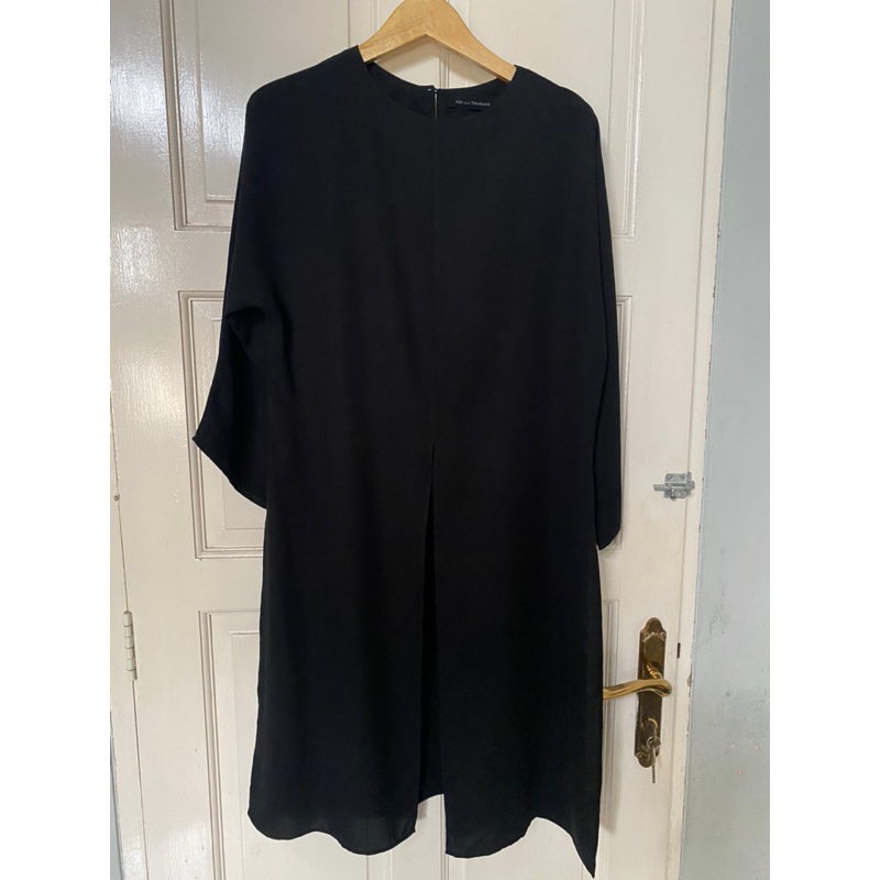 Preloved - THENBLANK Ayudia Midi Slit Dress Black