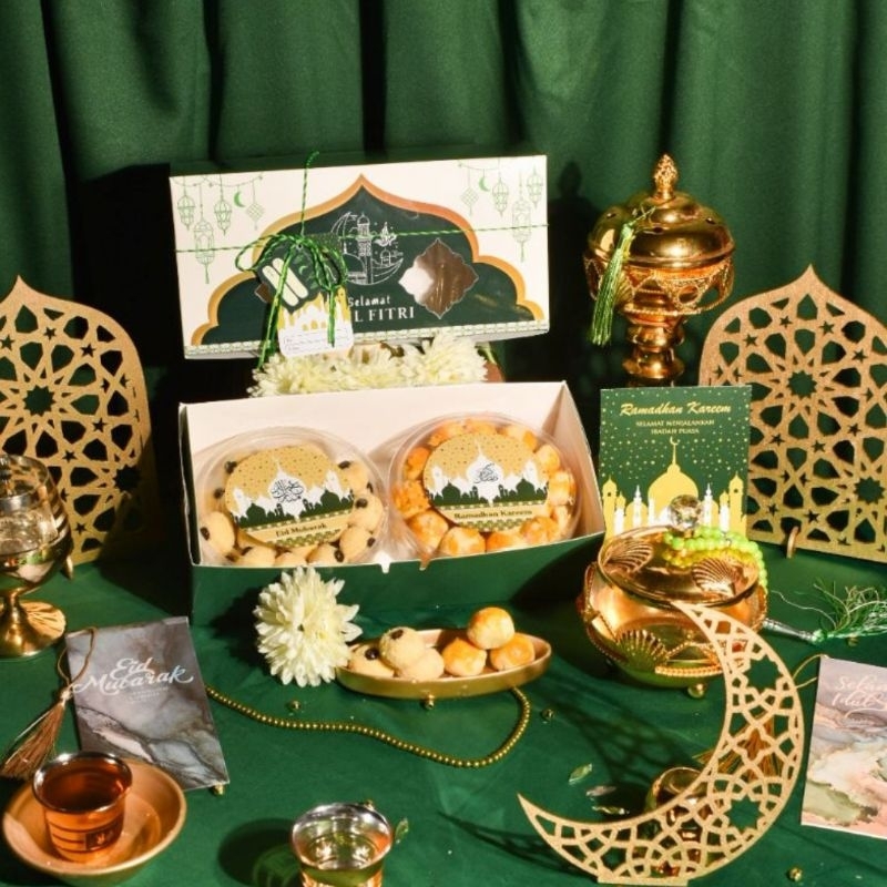 

[SUDAH TERMASUK KUE] / Ready Stock Hampers Lebaran Idul Fitri / Hampers Idul Fitri / Gift Box Lebaran / Kue Kering / Hampers Lebaran / Hampers Eid / Parcel Hari Raya / Parcel Lebaran Idul Fitri / Hampers Parcel / Parcel Kue Kering / Behnaz Gift Studio